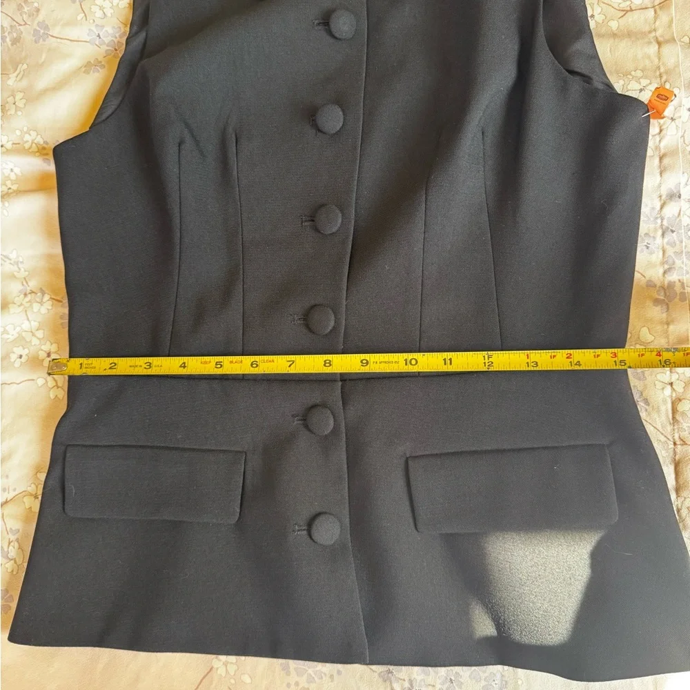 Black Sleeveless Blouse - Picture 6 of 8